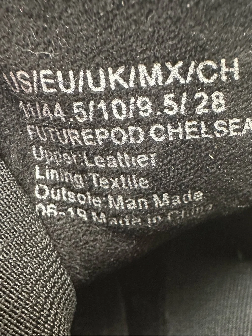 EUC Kenneth Cole Tully Chelsea Boot Black Leather Pebbled Size 11